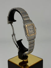 Carica l'immagine nel visualizzatore di Gallery, Cartier Santos Galbée 24mm ref. 166930 al quarzo