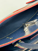 Carica l'immagine nel visualizzatore di Gallery, Borsa Louis Vuitton Twist Tote Epi pelle blu indaco M54980 year 2018 full set