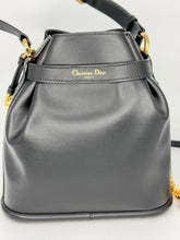 Carica l'immagine nel visualizzatore di Gallery, Borsa Media C’est Dior autunno 2023