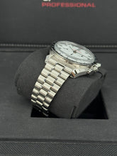 Carica l'immagine nel visualizzatore di Gallery, Omega Speedmaster Professional Moonwatch zaffiro 31030425004001 year 2025 full set