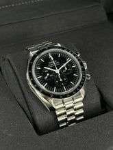 Carica l'immagine nel visualizzatore di Gallery, Omega Speedmaster Professional moonwatch doppio zaffiro 31030425001002 year 2022 full set