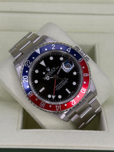 Carica l'immagine nel visualizzatore di Gallery, Rolex GMT-Master II pepsi ref. 16710 year 2005 full set