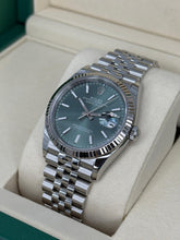 Carica l'immagine nel visualizzatore di Gallery, Rolex Datejust 36mm mint dial 126234 year 2025 full set