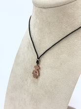 Carica l'immagine nel visualizzatore di Gallery, Collana con bebè in argento rosato