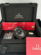 Carica l'immagine nel visualizzatore di Gallery, Omega Speedmaster Moonwatch 31030425001001 full set LIKE NEW