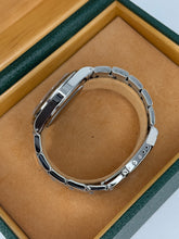 Carica l'immagine nel visualizzatore di Gallery, Rolex Explorer II 16570 year 1999 full set