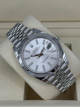 Carica l'immagine nel visualizzatore di Gallery, Rolex Datejust 41mm 126300 year 2026 full set LIKE NEW