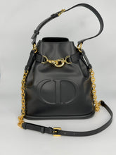 Carica l'immagine nel visualizzatore di Gallery, Borsa Media C’est Dior autunno 2023