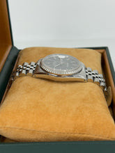 Carica l'immagine nel visualizzatore di Gallery, Rolex Datejust 36mm Dial Tapisserie ref. 16220 year 1991 full set