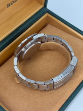 Carica l'immagine nel visualizzatore di Gallery, Rolex Submariner Date 16610 year 2003 full set