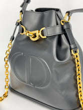 Carica l'immagine nel visualizzatore di Gallery, Borsa Media C’est Dior autunno 2023