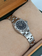 Carica l'immagine nel visualizzatore di Gallery, Rolex Oyster Perpetual 26mm ref. 67230 year 1998 full set