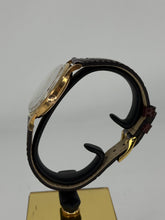Carica l'immagine nel visualizzatore di Gallery, Omega vintage in oro giallo 18K