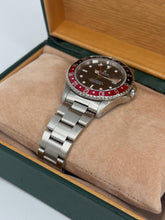 Carica l'immagine nel visualizzatore di Gallery, Rolex GMT-Master II coke ref. 16710 year 1997 full set