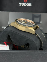 Carica l'immagine nel visualizzatore di Gallery, Tudor Black Bay Bronze 79250BA year 2023 full set LIKE NEW