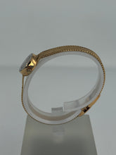 Carica l'immagine nel visualizzatore di Gallery, Omega Ladymatic in oro giallo 18 KT 15,5 mm