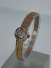 Carica l'immagine nel visualizzatore di Gallery, Omega Ladymatic in oro giallo 18 KT 15,5 mm
