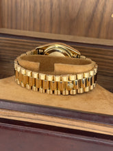 Carica l'immagine nel visualizzatore di Gallery, Rolex Day-Date 18K yellow gold wood dial ref. 18038 year 1984 full set