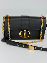 Carica l'immagine nel visualizzatore di Gallery, Borsa Dior 30 Montaigne East-West con catena