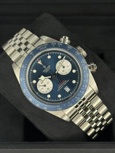 Carica l'immagine nel visualizzatore di Gallery, Tudor Black Bay Chrono Blu 79360B year 2024 full set LIKE NEW