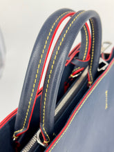 Carica l'immagine nel visualizzatore di Gallery, Borsa Louis Vuitton Twist Tote Epi pelle blu indaco M54980 year 2018 full set