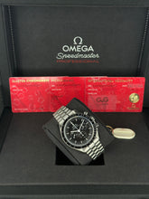 Carica l'immagine nel visualizzatore di Gallery, Omega Speedmaster Professional moonwatch doppio zaffiro 31030425001002 year 2022 full set