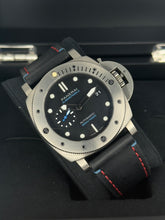 Carica l'immagine nel visualizzatore di Gallery, Panerai Luminor Submersible Titanium PAM01305 year 2019 full set