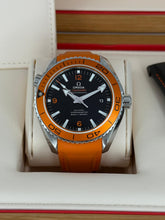 Carica l'immagine nel visualizzatore di Gallery, Omega Seamaster Planet Ocean ref. 23232462101001 year 2012 full set