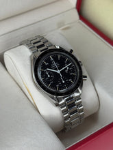 Carica l'immagine nel visualizzatore di Gallery, Omega Speedmaster Reduced ref. 35105000 year 2014 full set