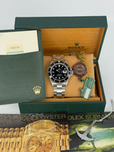 Carica l'immagine nel visualizzatore di Gallery, Rolex Submariner Date 16610 year 1990 full set