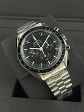 Carica l'immagine nel visualizzatore di Gallery, Omega Speedmaster Professional Moonwatch Hesalite 31030425001001 year 2026 full set LIKE NEW