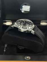 Carica l'immagine nel visualizzatore di Gallery, Panerai Luminor Base Logo PAM00005 year 2015 full set
