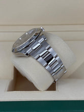 Carica l'immagine nel visualizzatore di Gallery, Rolex Datejust 126300 year 2018 full set