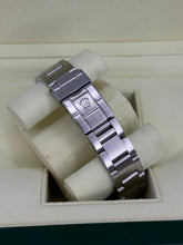 Carica l'immagine nel visualizzatore di Gallery, Rolex Explorer II polar 16570 year 2008 full set