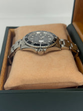Carica l'immagine nel visualizzatore di Gallery, Rolex Submariner Date 16610 year 1991