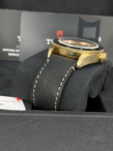 Carica l'immagine nel visualizzatore di Gallery, Tudor Black Bay Bronze 79250BA year 2023 full set LIKE NEW