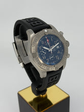 Carica l'immagine nel visualizzatore di Gallery, Breitling Avenger Brandit titanium referenza E13383