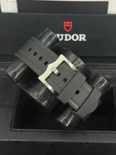 Carica l'immagine nel visualizzatore di Gallery, Tudor Pelagos LHD Titanium 25610TNL year 2021 full set