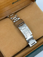 Carica l'immagine nel visualizzatore di Gallery, Rolex Submariner Date 16610 year 1990 full set