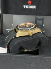 Carica l'immagine nel visualizzatore di Gallery, Tudor Black Bay Bronze 79250BA year 2023 full set LIKE NEW