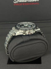 Carica l'immagine nel visualizzatore di Gallery, Omega Speedmaster Professional Moonwatch Hesalite 31030425001001 year 2026 full set LIKE NEW