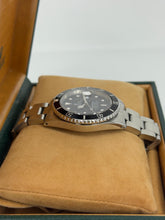 Carica l'immagine nel visualizzatore di Gallery, Rolex Submariner Date 16610 year 1990 full set