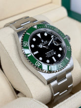 Carica l&#39;immagine nel visualizzatore di Gallery, Rolex Submariner Date Starbucks 126610LV year 2023 full set NEW
