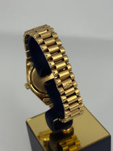 Carica l&#39;immagine nel visualizzatore di Gallery, Longines automatico con datario in oro giallo 18 KT 33mm
