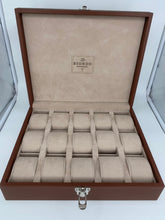Carica l&#39;immagine nel visualizzatore di Gallery, Box luxury porta orologi Biondo 15 posti marrone
