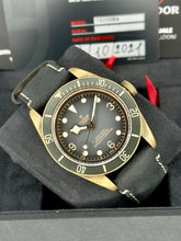 Carica l'immagine nel visualizzatore di Gallery, Tudor Black Bay Bronze 79250BA year 2021 Full set

