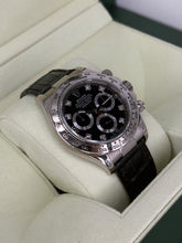 Carica l'immagine nel visualizzatore di Gallery, Rolex Daytona 18K white gold ref. 116519 year 2009 full set
