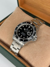 Carica l&#39;immagine nel visualizzatore di Gallery, Rolex Submariner Date 16610 year 1997 full set
