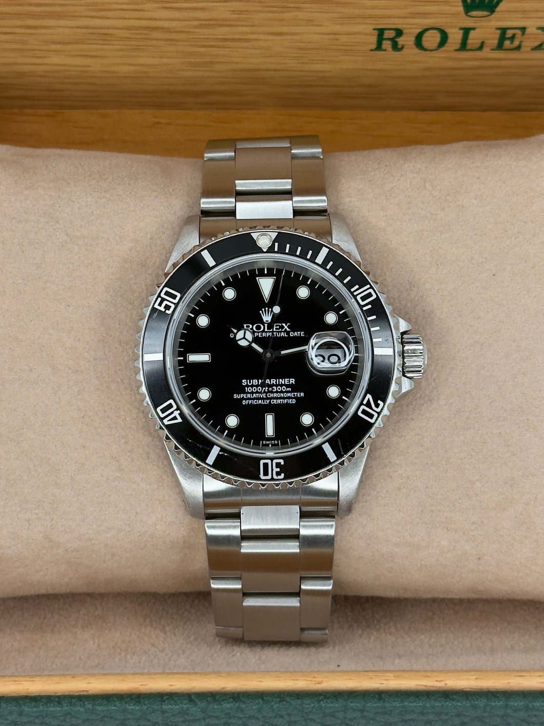 Rolex Submariner Date 16610 year 1999 full set