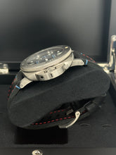 Carica l'immagine nel visualizzatore di Gallery, Panerai Luminor Submersible Titanium PAM01305 year 2019 full set
